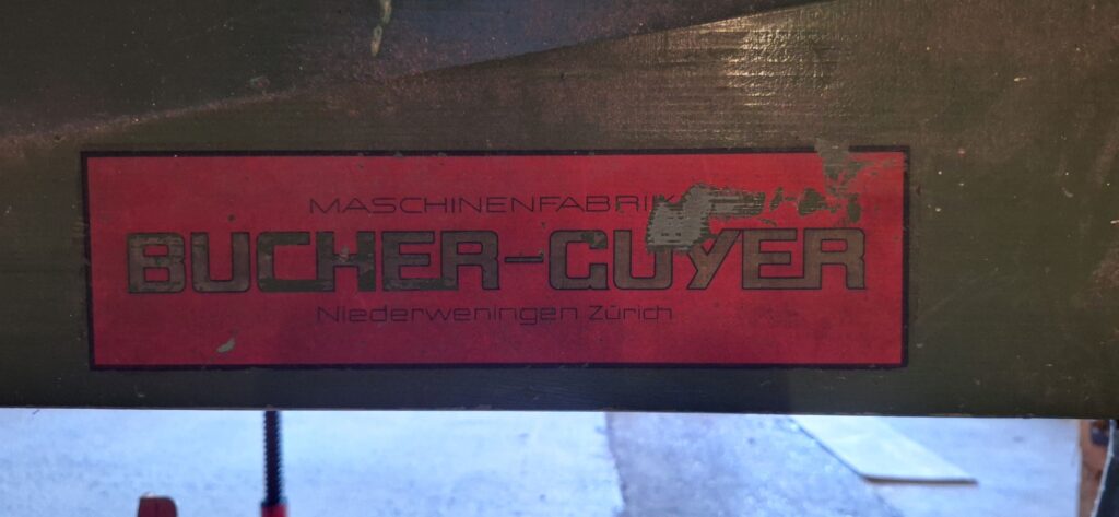 Futterschneidmaschine Bucher-Guyer, Beschriftung & Logo